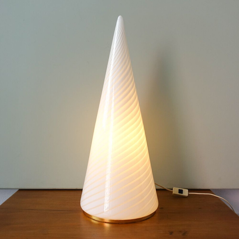 Lampe de table vintage pyramidale en verre tourbillonné par Vetri Murano, Italie 1970