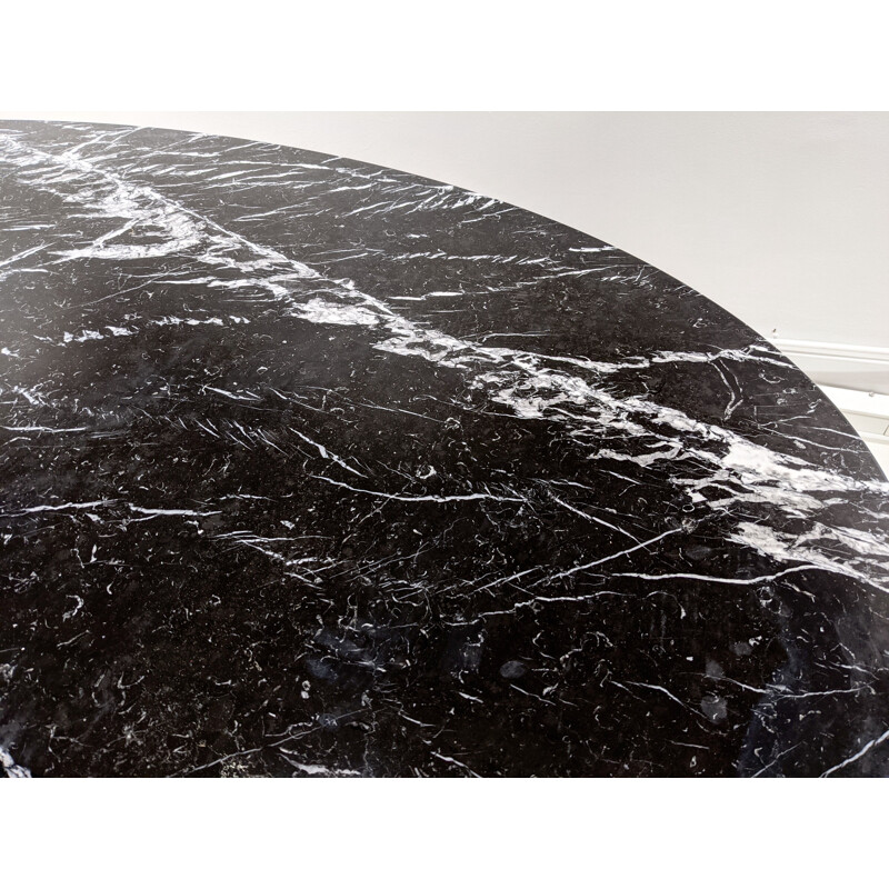 Table vintage tulipe en marbre marquina noir de Eero Saarinen pour Knoll