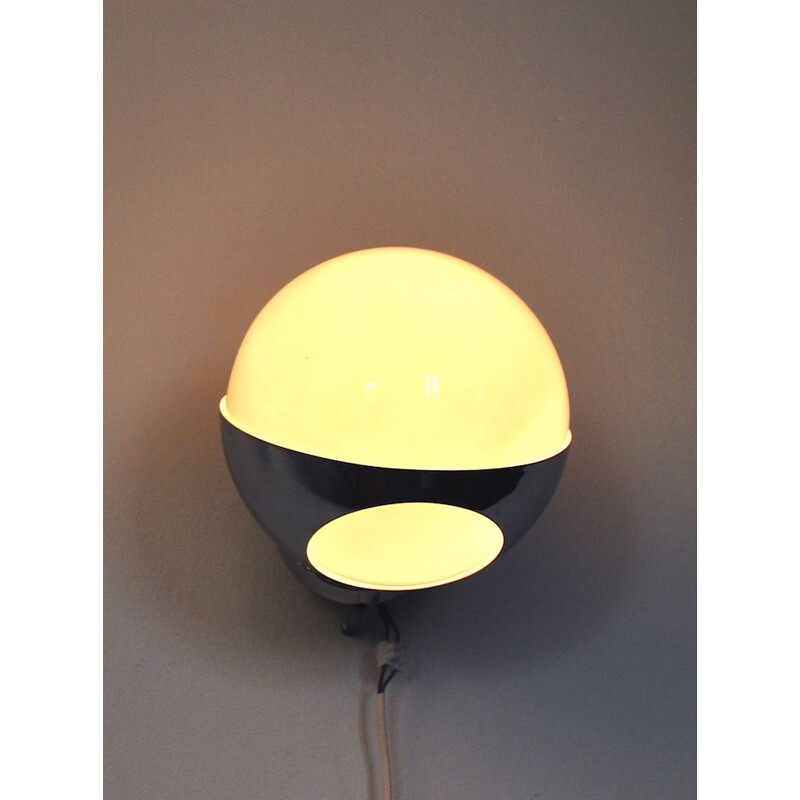 Vintage opaline wall lamp, Italy 1960s