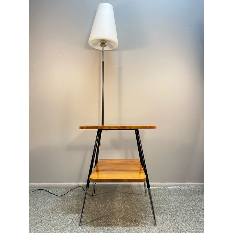 Lampe vintage sur une table asymétrique deux plateaux 1960