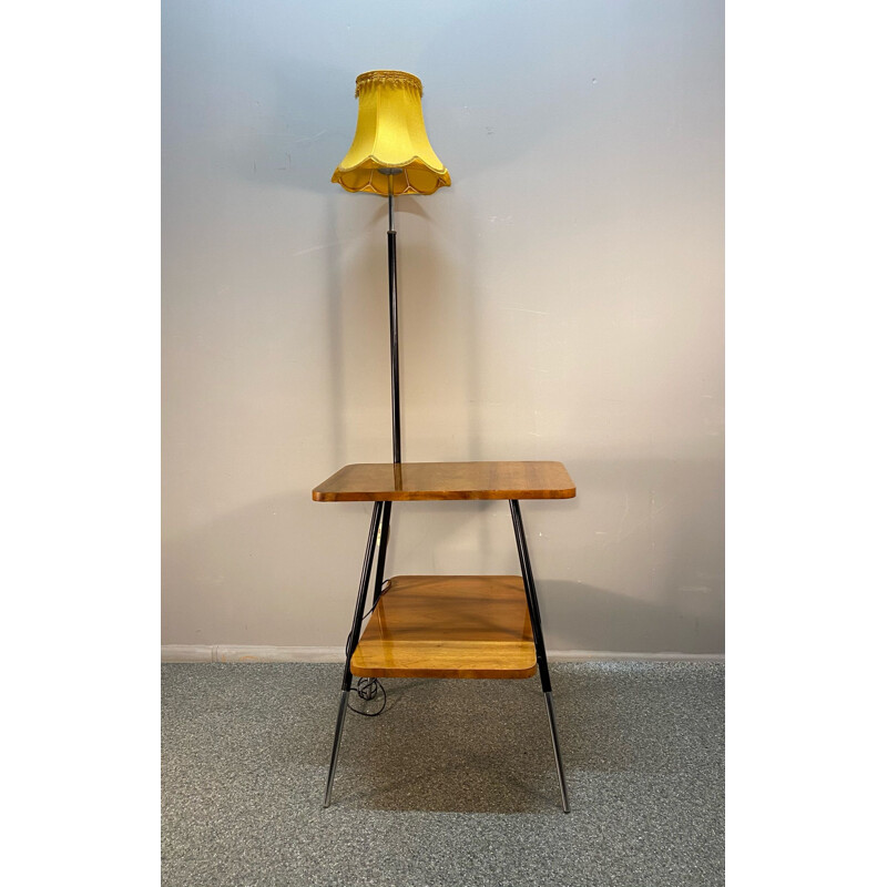 Lampe vintage sur une table asymétrique deux plateaux 1960