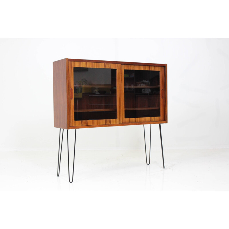 Petit buffet scandinave Hundevad & Co en palissandre et verre - 1960