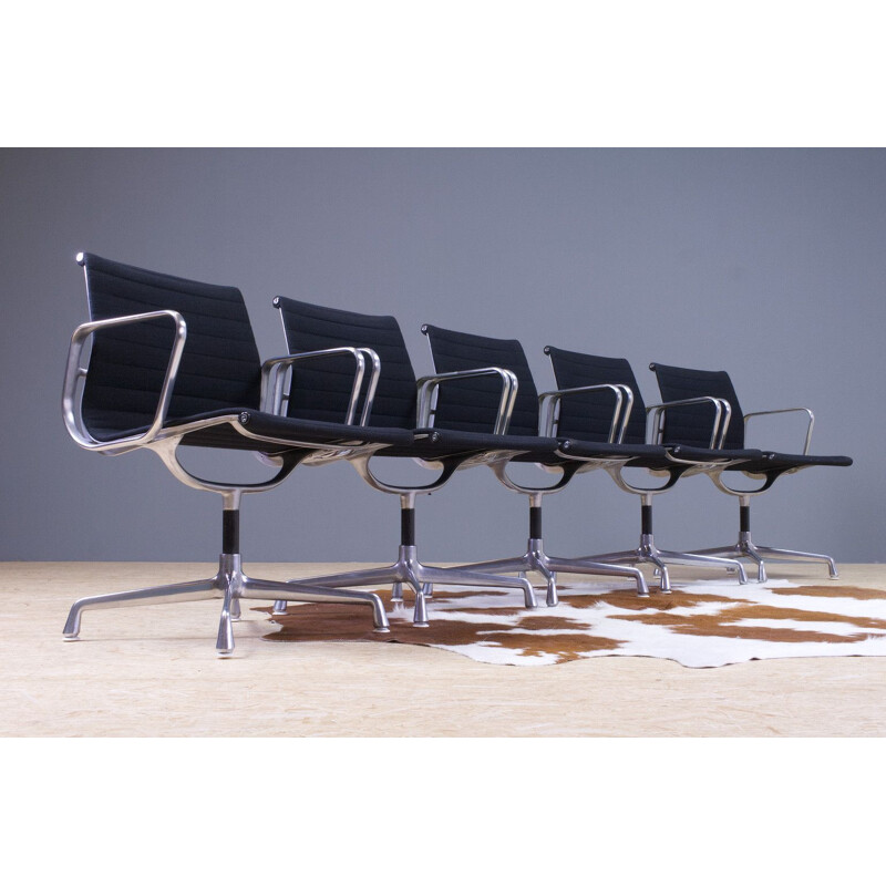 Set of 5 vintage black Eames chairs model EA107 Aluminium by Herman Miller, USA 1970s