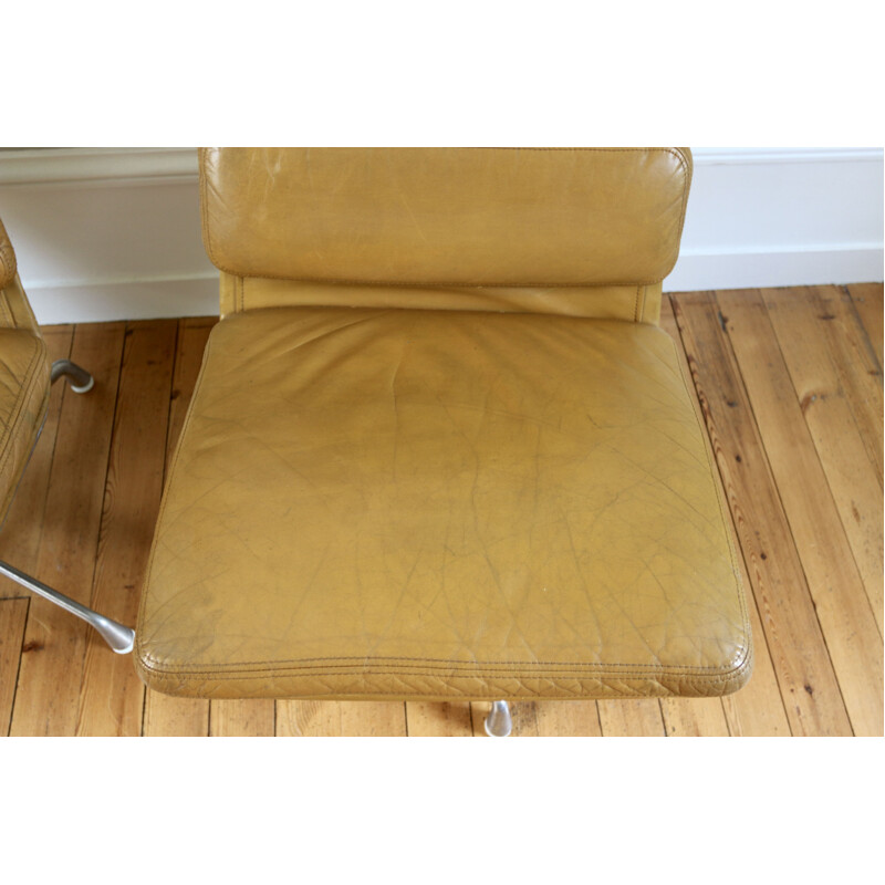 Fauteuil lounge vintage  Charles & Ray Eames modèle softpad ea216 Herman Miller 1970