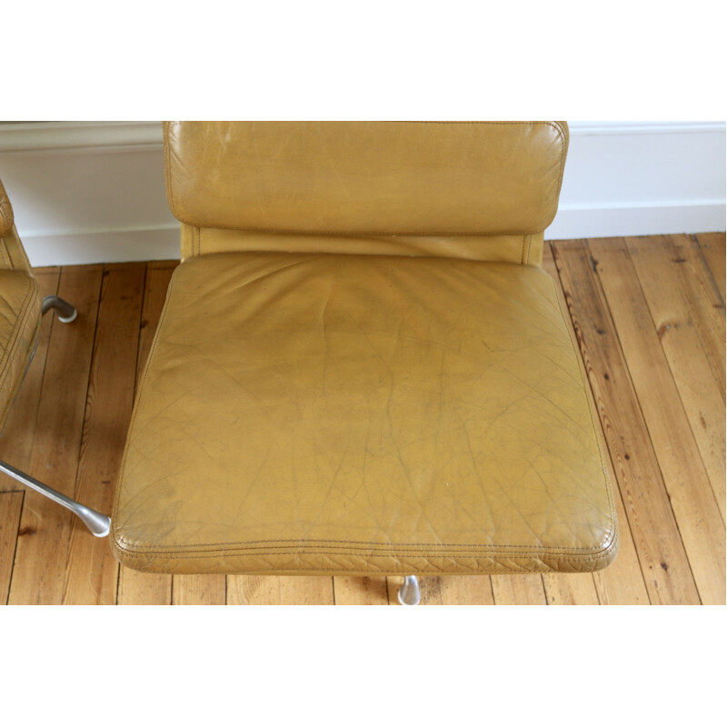 Vintage lounge chair model softpad ea216 Herman Miller Charles & Ray Eames 1970