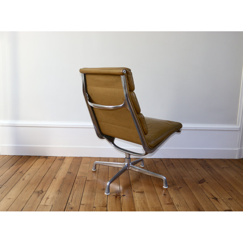 Vintage lounge chair model softpad ea216 Herman Miller Charles & Ray Eames 1970