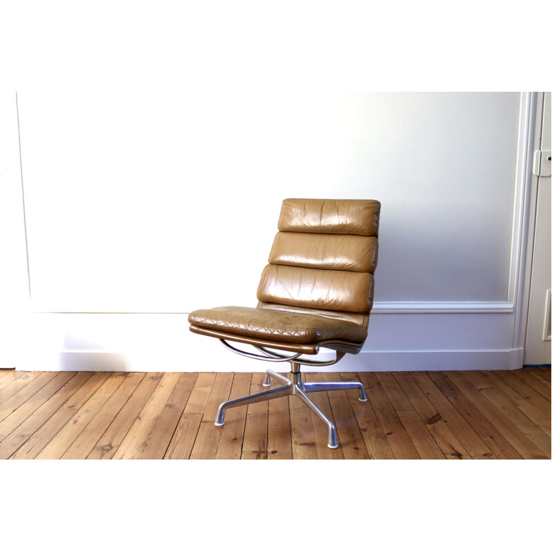 Fauteuil lounge vintage Charles & Ray Eames modèle softpad ea216 Herman Miller 1970