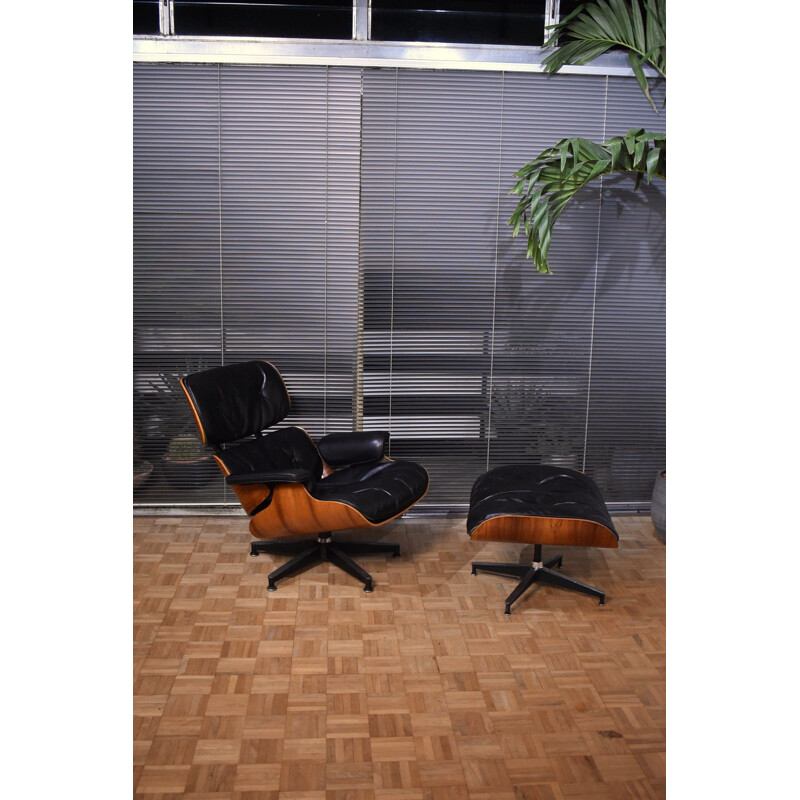 Vintage  Eames Lounge Chair & Ottoman For Herman Miller Rosewood