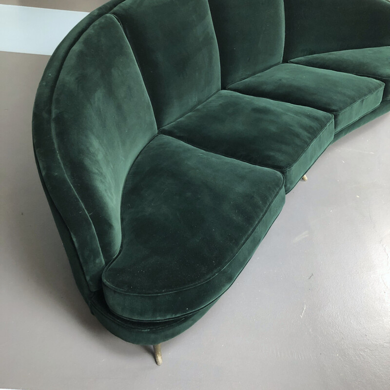 Vintage Gio Ponti green velvet curved sofa for Isa Bergamo, Italian 1950s