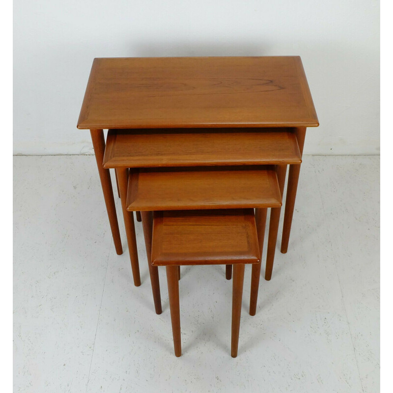 Tables gigognes vintage en teck moderne 4 tables d'appoint, Danemark 1960