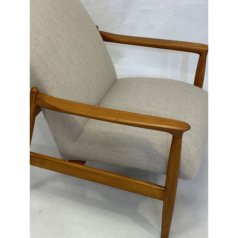 Fauteuil vintage GFM-142 en hêtre par Edmund Homa 1960