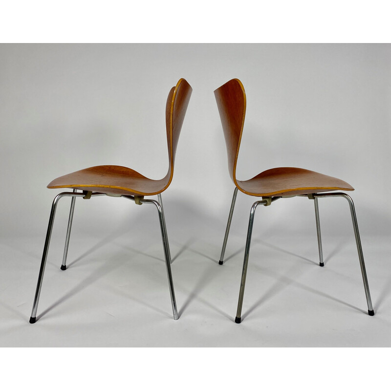 Pair of vintage teak chairs by Arn Jacobsen