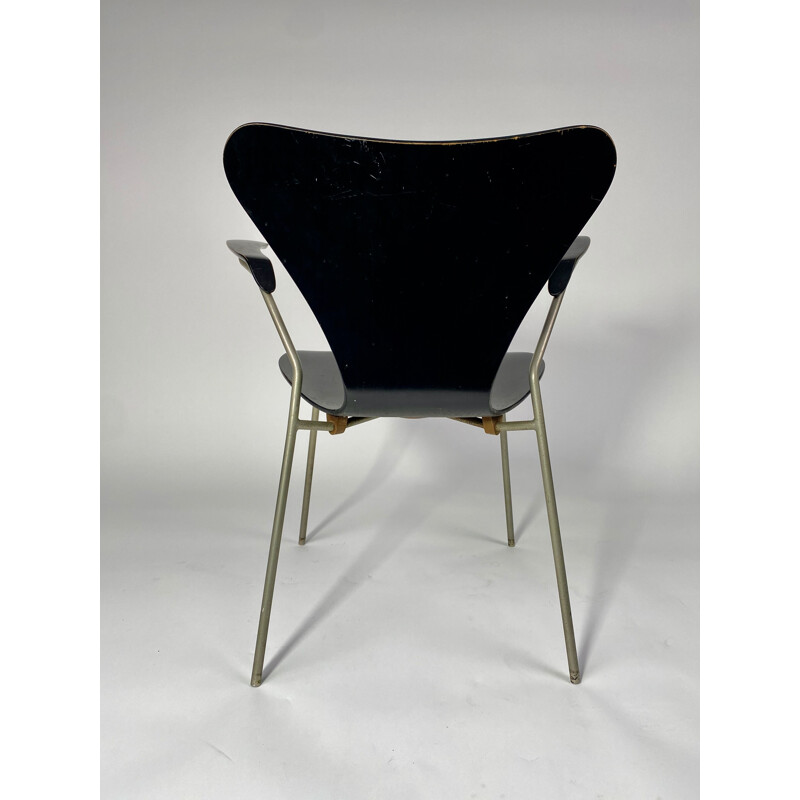 Vintage chair with arms Model 3270