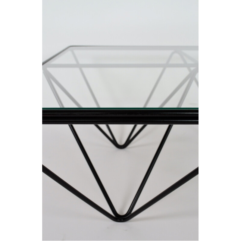 Table basse carrée Alanda B&B Italy en acier et verre, Paolo PIVA - 1975