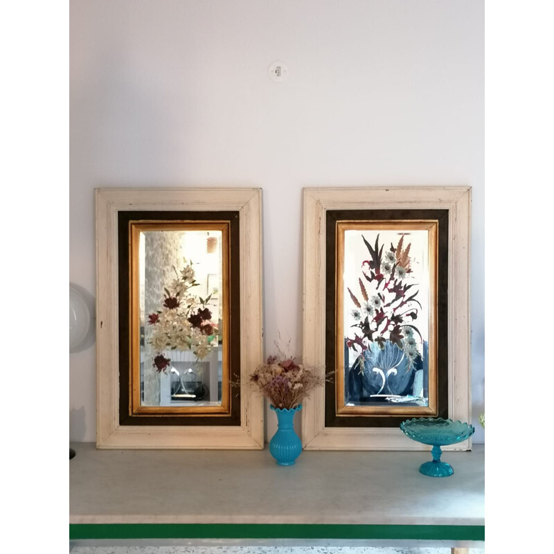 Paar vintage gegraveerde en handbeschilderde spiegels in wit hout