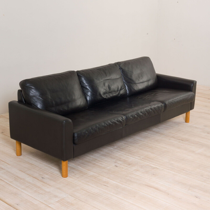 Vintage black buffalo leather sofa on oak legs in Borge Mogensen, Scandinavian