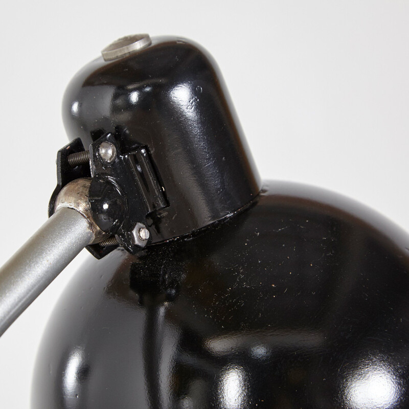 Lámpara de sobremesa vintage Bauhaus Kaiser Idell negra de Christian Dell para Koranda 1930