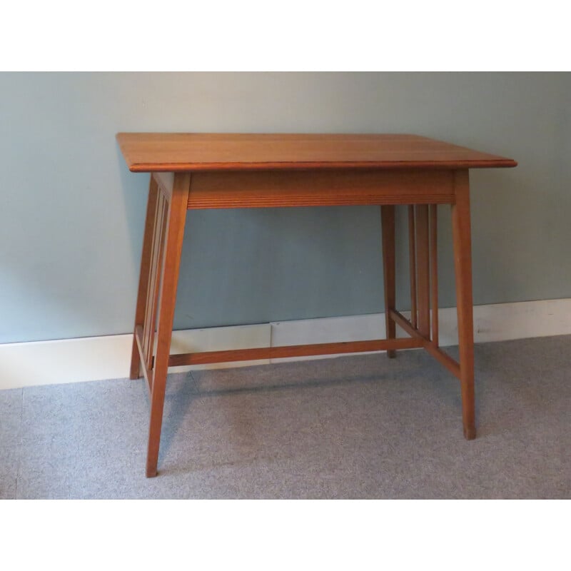 Vintage Table in light oak Haque School