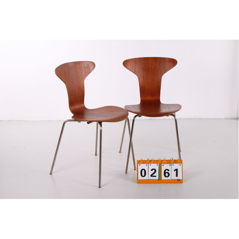Pair of vintage Mosquito 3105 chair by Arne Jacobsen & Fritz Hansen 1950s