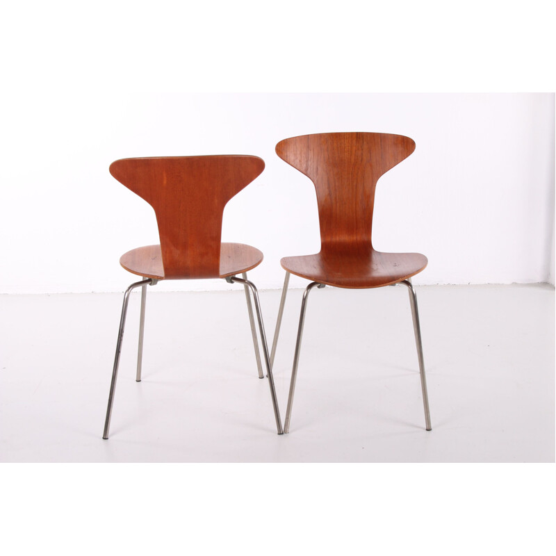 Pair of vintage Mosquito 3105 chair by Arne Jacobsen & Fritz Hansen 1950s