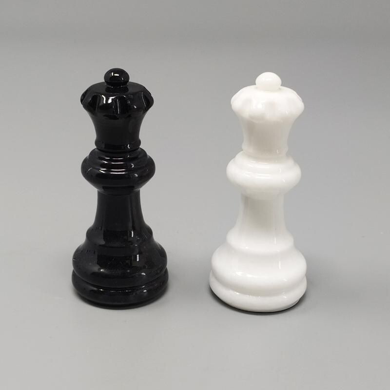 Vintage Black and White Chess Set in Volterra Alabaster Handmade, Italy 1970s