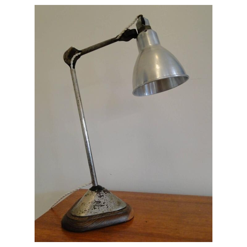 Lampe industrielle "206" en métal et chêne, Bernard-Albin GRAS - 1940