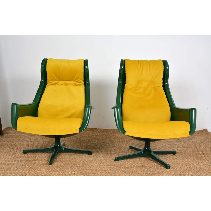 Pair of vintage "Space Age" swivel chairs by Alf Svensson and Yngve Sandström for dux, Sweden