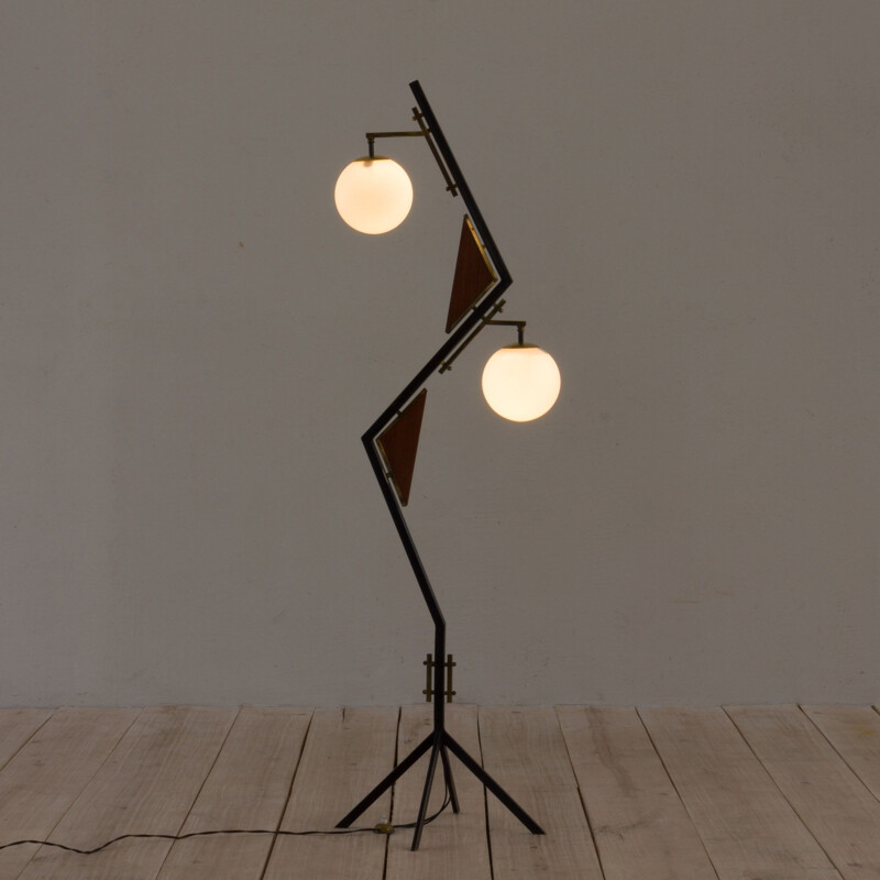 Vintage geometric floor lamp to Stilnovo mahogany brass and opaline glass, Italian