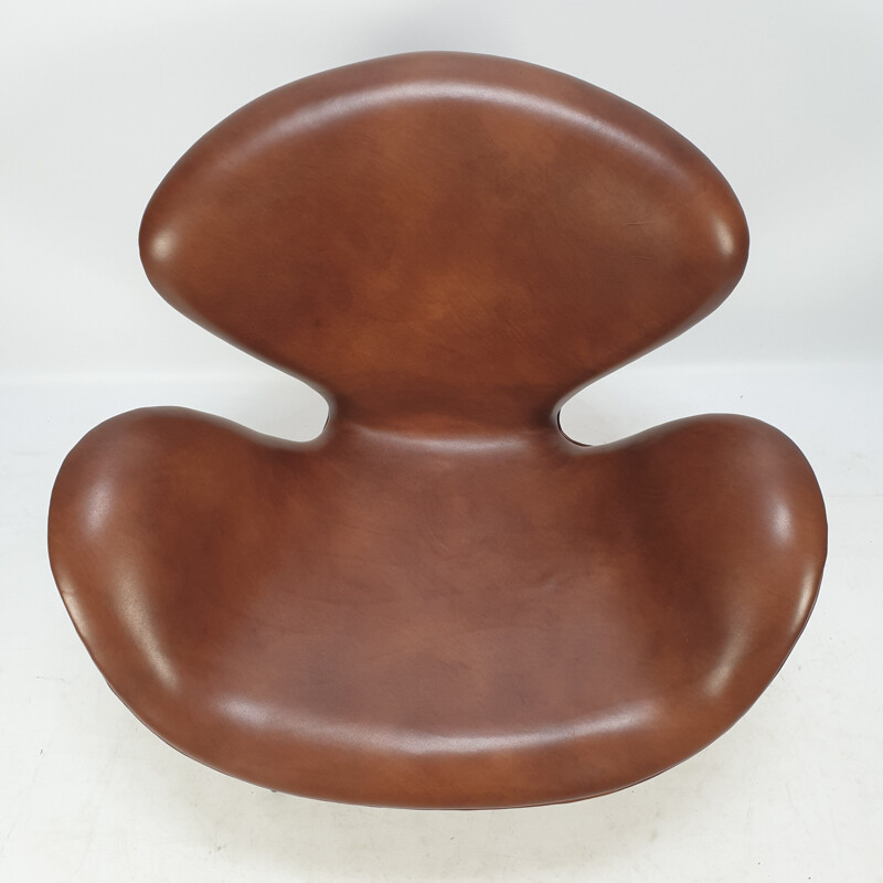 Vintage Swan Chair by Arne Jacobsen and Fritz Hansen 1980