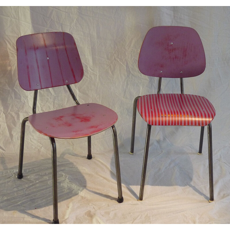 Stuhlpaar im industriellen Vintage-Stil