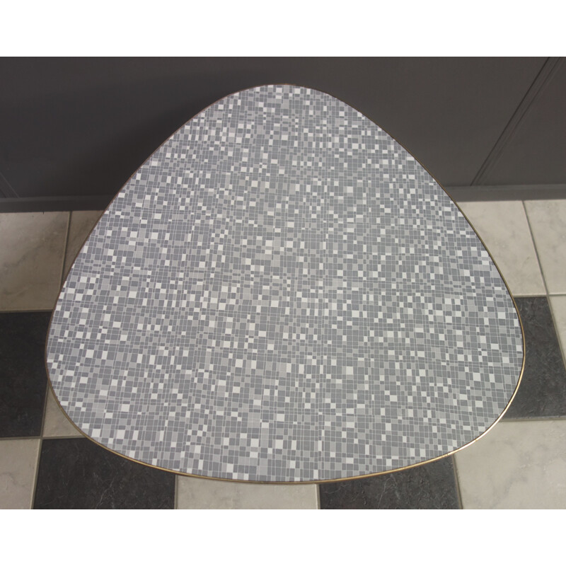 Table basse vintage en formica gris forme plectre 1960