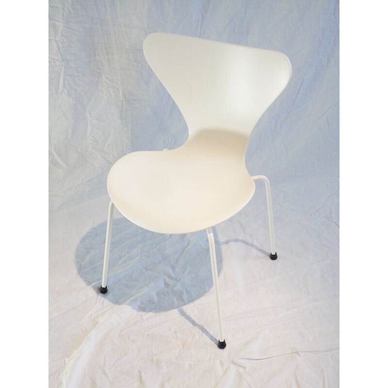 Vintage chair mod 3107 Whitewhite by Arne Jacobsen 1950s