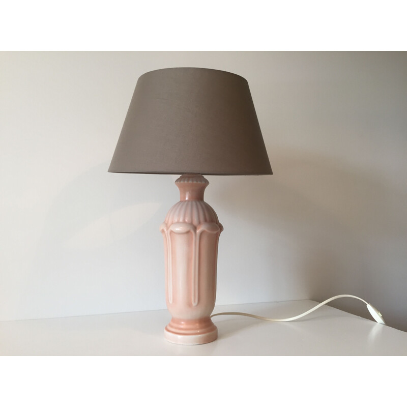 Lampe vintage rose en porcelaine