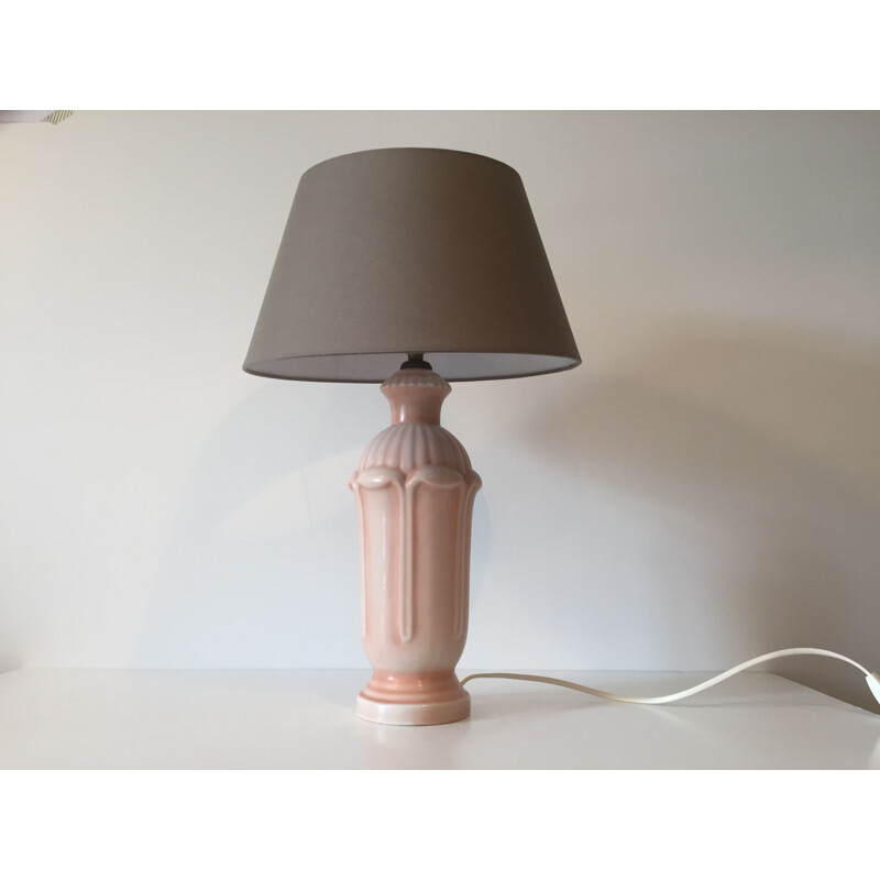Lampe vintage rose en porcelaine