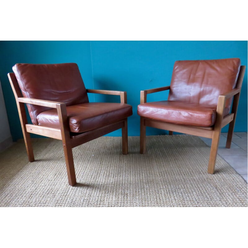 Pair of vintage oak armchairs with tan leather cushions, Denmark 1960