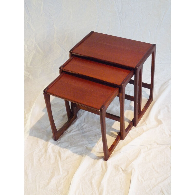 Set of 3 vintage mahogany nesting tables