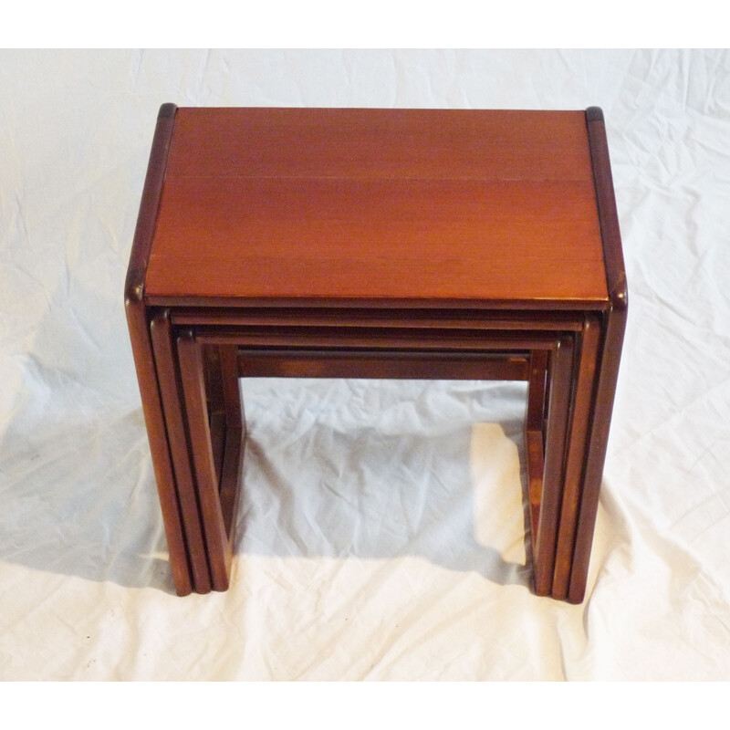 Set of 3 vintage mahogany nesting tables