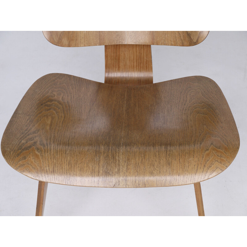 Vintage low chair by Charles & Ray Eames for Herman Miller 1950s