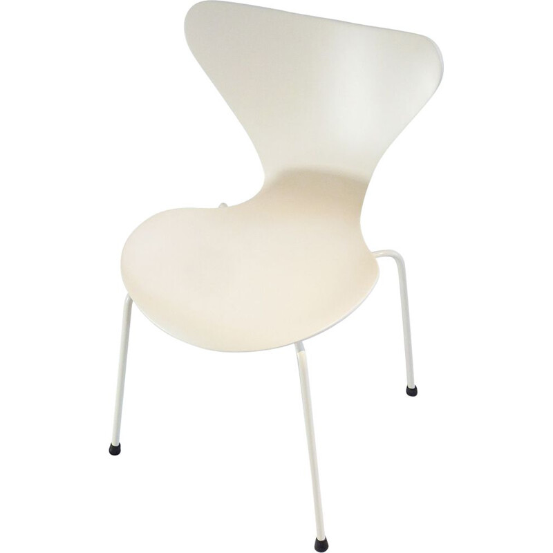 Vintage chair mod 3107 Whitewhite by Arne Jacobsen 1950s