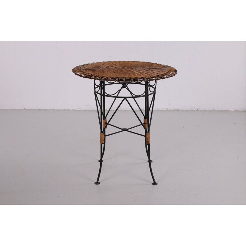 Vintage Round wicker side table with metal frame