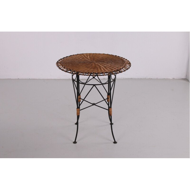 Vintage Round wicker side table with metal frame