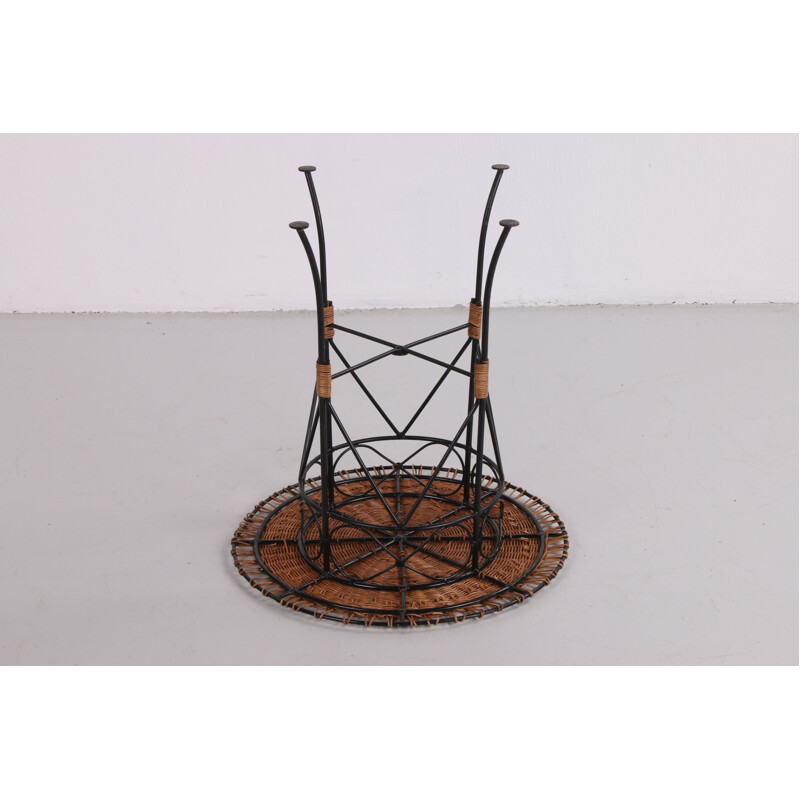 Vintage Round wicker side table with metal frame