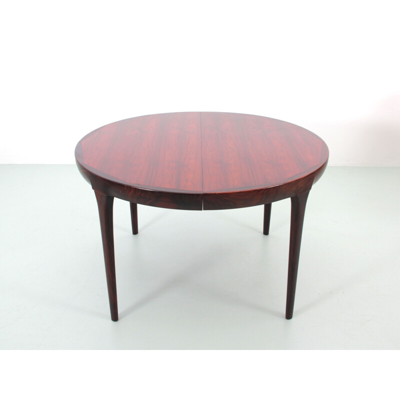 Vintage dining table Round  with 2 extensions in Scandinavian rosewood from Rio