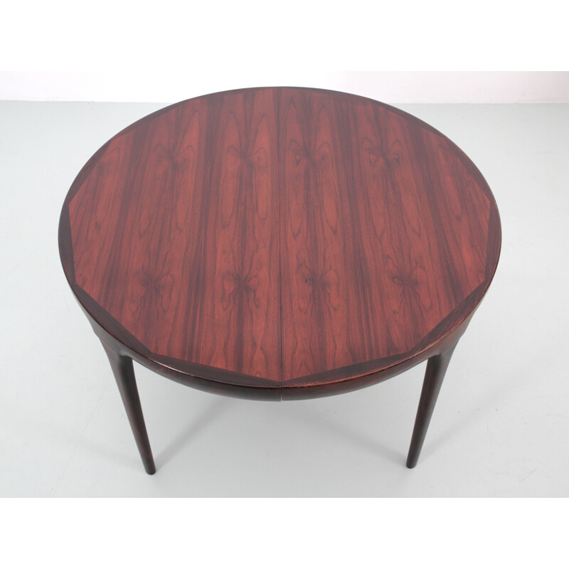 Vintage dining table Round  with 2 extensions in Scandinavian rosewood from Rio