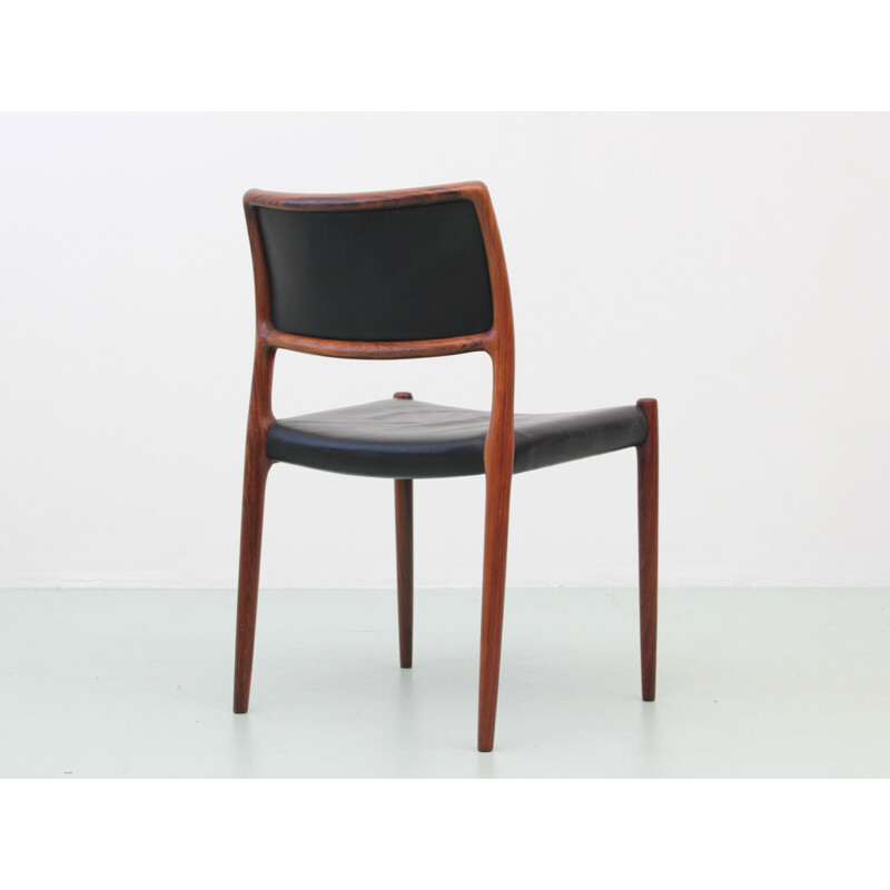 Conjunto de 6 sillas vintage de cuero y palisandro de Río modelo N 80 de Niels Moller