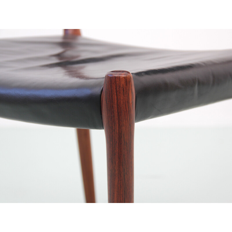 Suite van 6 vintage stoelen van leer en palissanderhout uit Rio model N 80 van Niels Moller