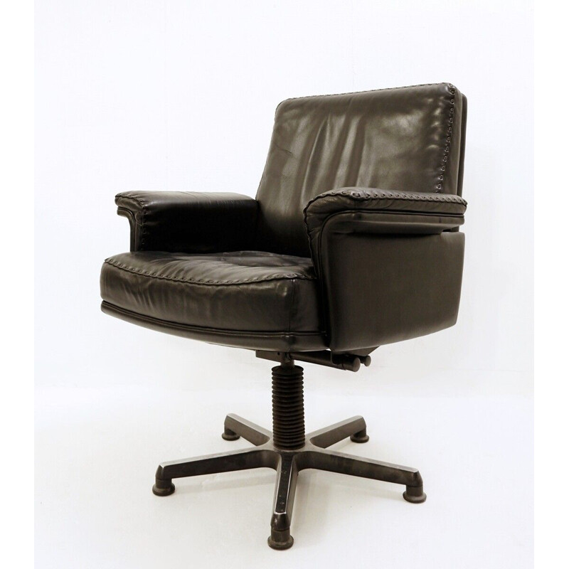 Vintage Black leather model DS 35 swivel desk chair from de sede 1960s