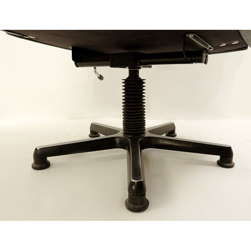 Vintage Black leather model DS 35 swivel desk chair from de sede 1960s