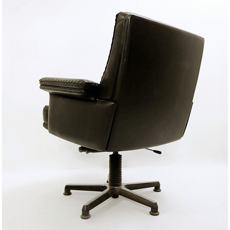 Vintage Black leather model DS 35 swivel desk chair from de sede 1960s