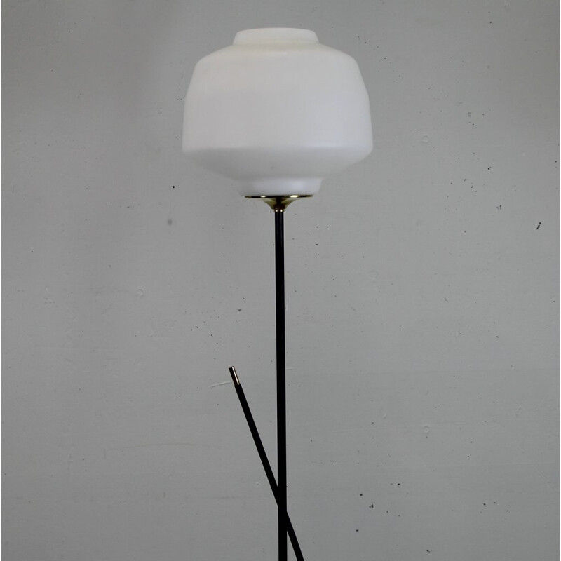 French mid-century floor lamp in opaline and iron - 1950s